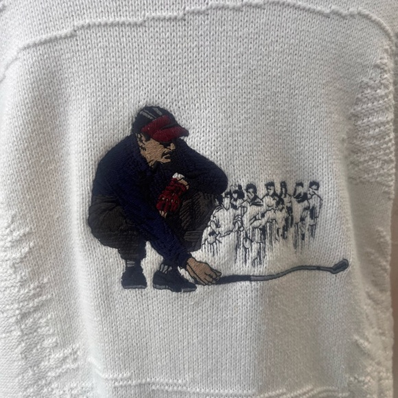 CARMEL MENS MEDIUM WHITE KNIT SWEATER WITH STITCHED GOLFER THEME - Picture 2 of 9
